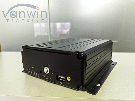 Araç Güvenliği İzleme için 8 Kanallı Sabit Disk SD Kart Mobil DVR H.264 Araç MDVR